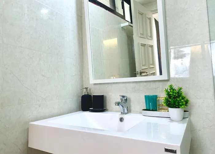 Luxury 3 Bedrooms In The Heart Of The *
